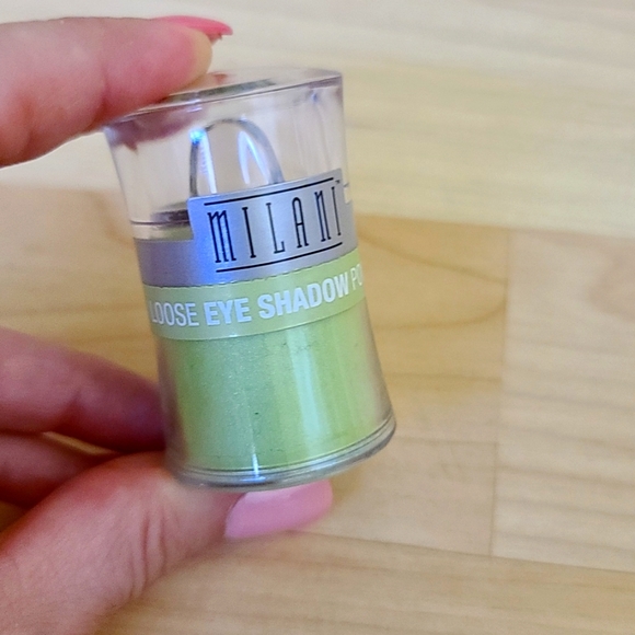 Milani Loose Eye Shadow Powder #07 Mint Suger with Brush - Picture 3 of 3